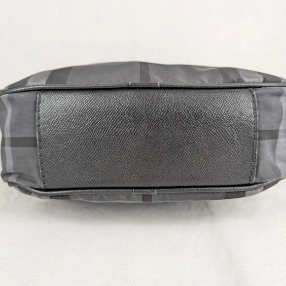 Authentic Burberry Nova Check Black/Gray Manor Crossbody Bag Made in Romania - Picture 4 of 11
